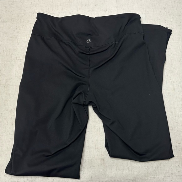 GAP Women's Classic Black Leggings - Picture 3 of 9